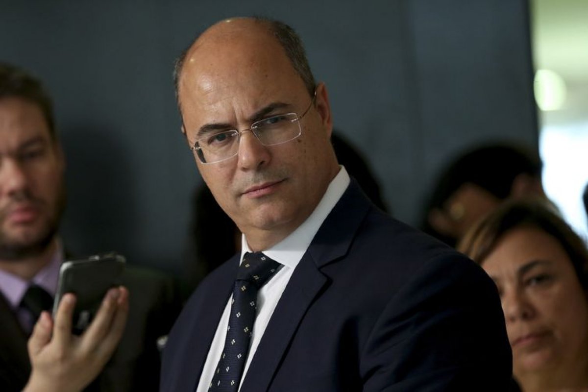 Wilson Witzel diz que Bolsonaro é despreparado e o compara a Hugo Chávez