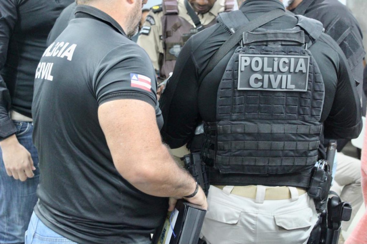 Homem que agrediu e roubou policial é solto em audiência de custódia