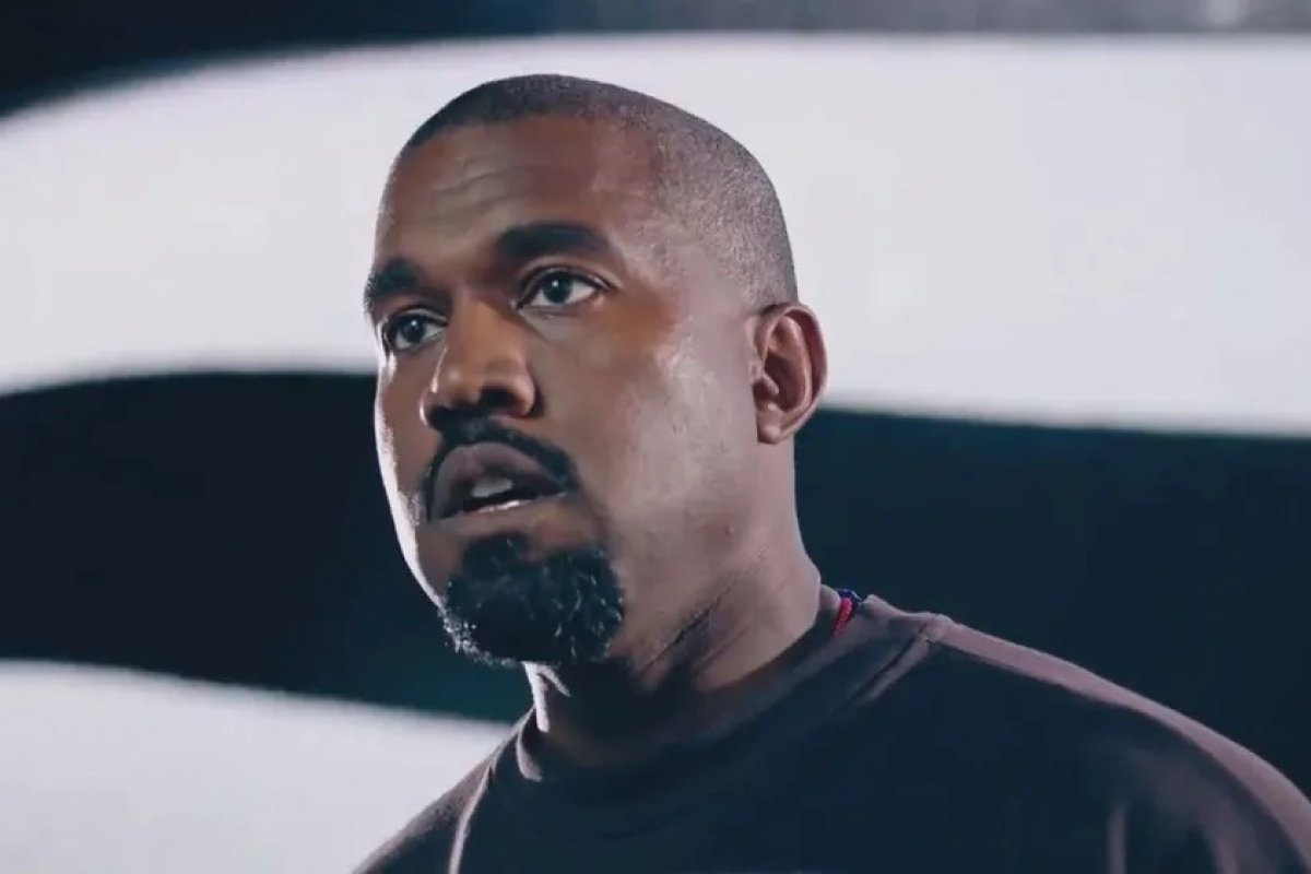 Conta de Kanye West no Twitter é reativada após ter sido banida por Elon Musk