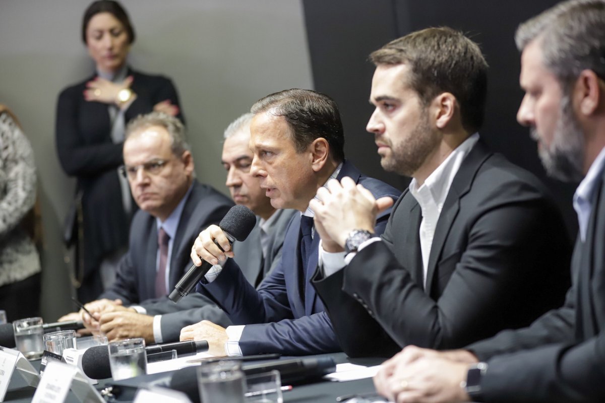 Governadores se reúnem com relator e pedem manutenção de Estados e municípios 