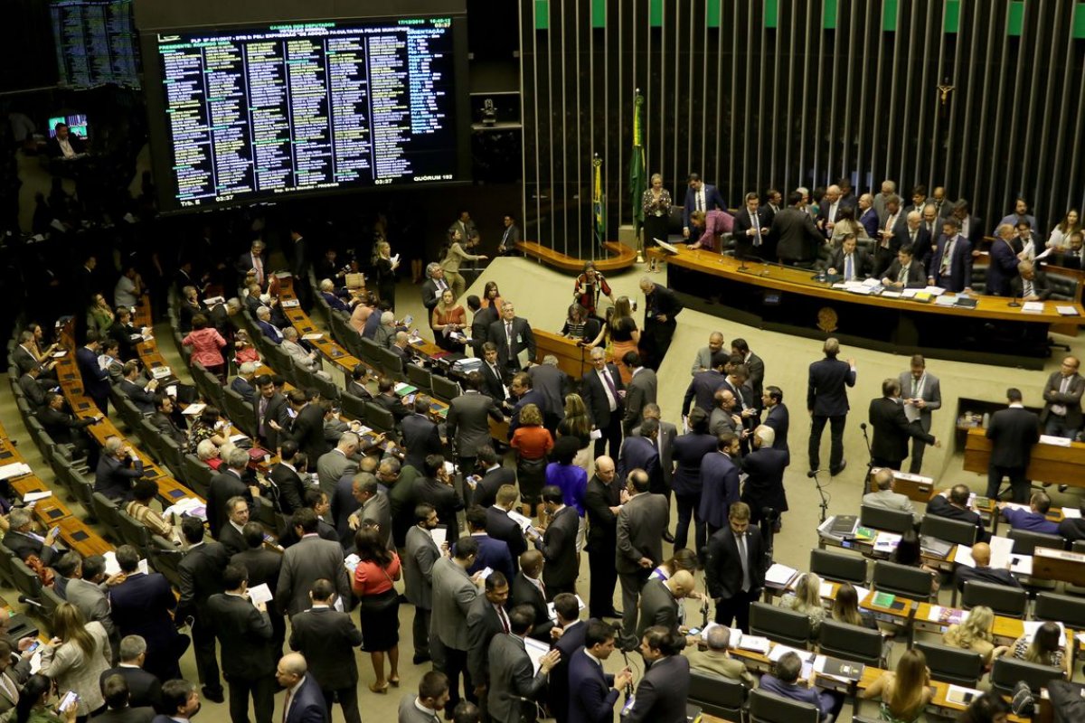 PEC que aumenta repasse de recursos aos municípios é aprovada na Câmara