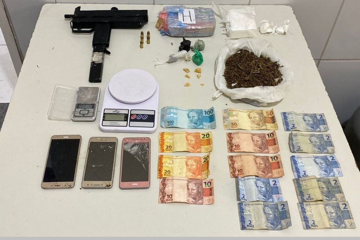 Homem é preso em flagrante com submetralhadora em Juazeiro (BA)