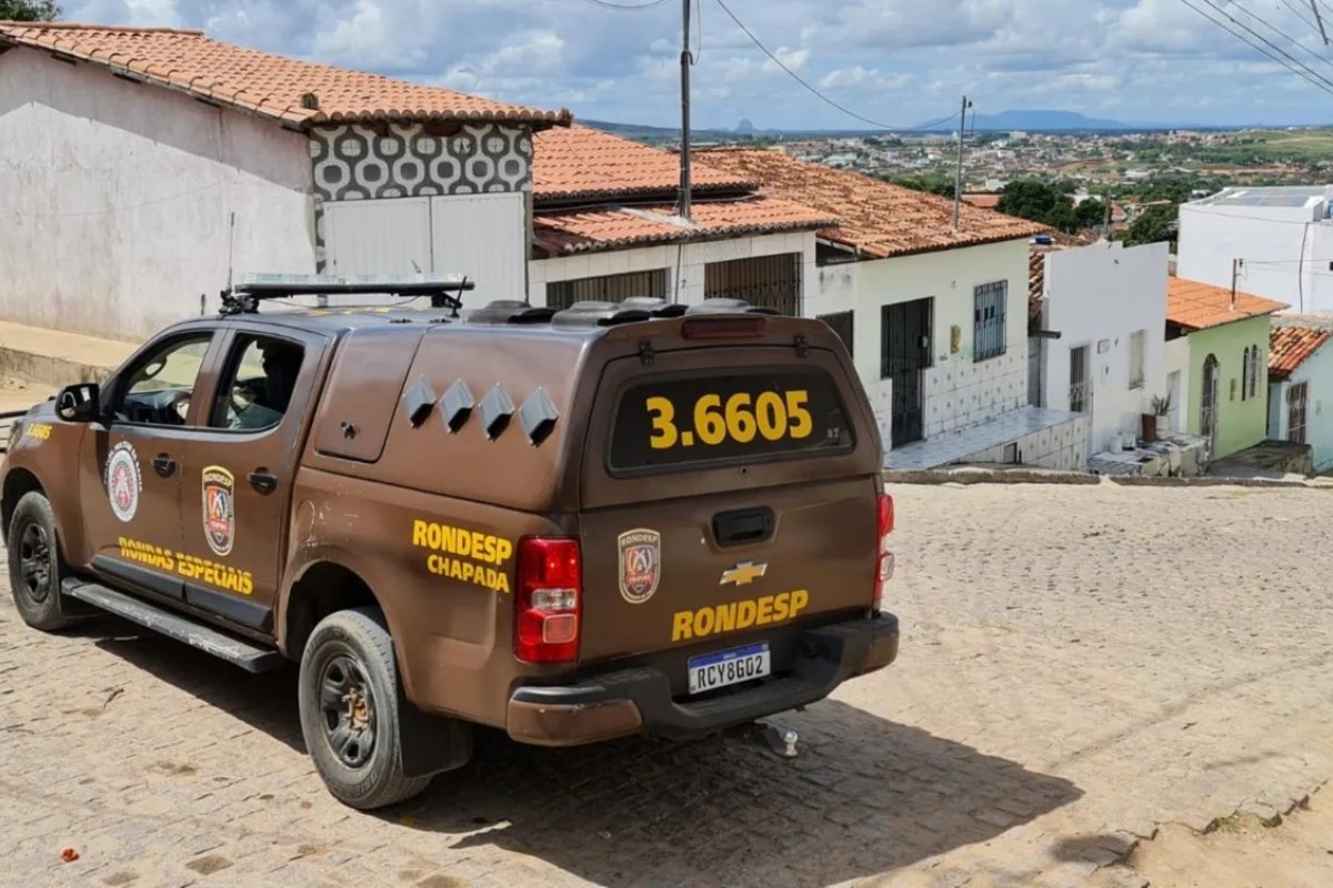 Trio suspeito de furtar motos e peças de veículos é preso em cidade do oeste da Bahia