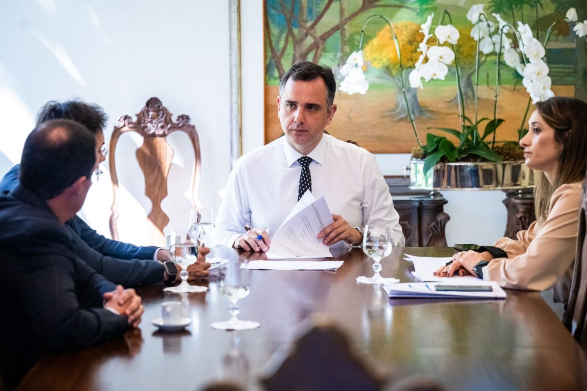 Rodrigo Pacheco apresenta recurso contra decisão do STF sobre piso salarial da enfermagem