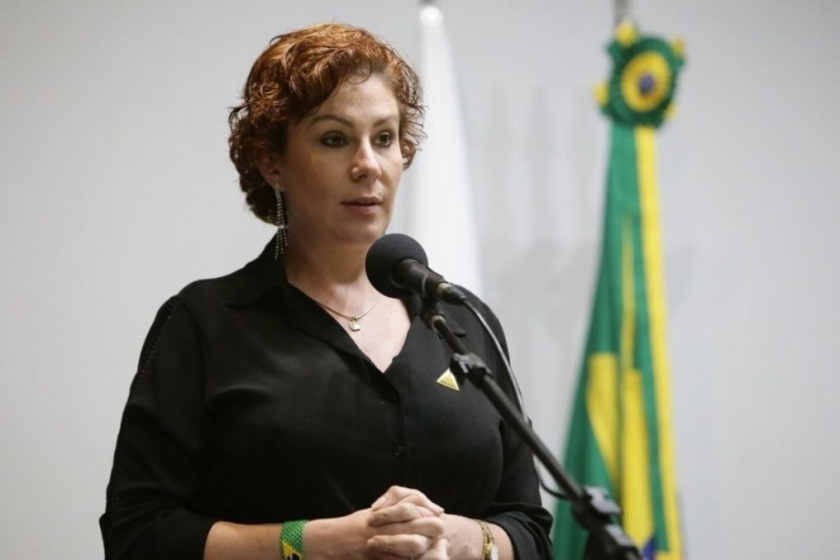 Moraes determina apreensão de passaporte, armas e objetos acima de R$ 10 mil de Zambelli