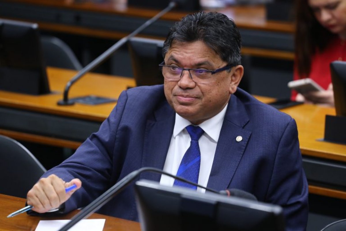Relator apresenta parecer pelo arquivamento de processo disciplinar contra Márcio Jerry