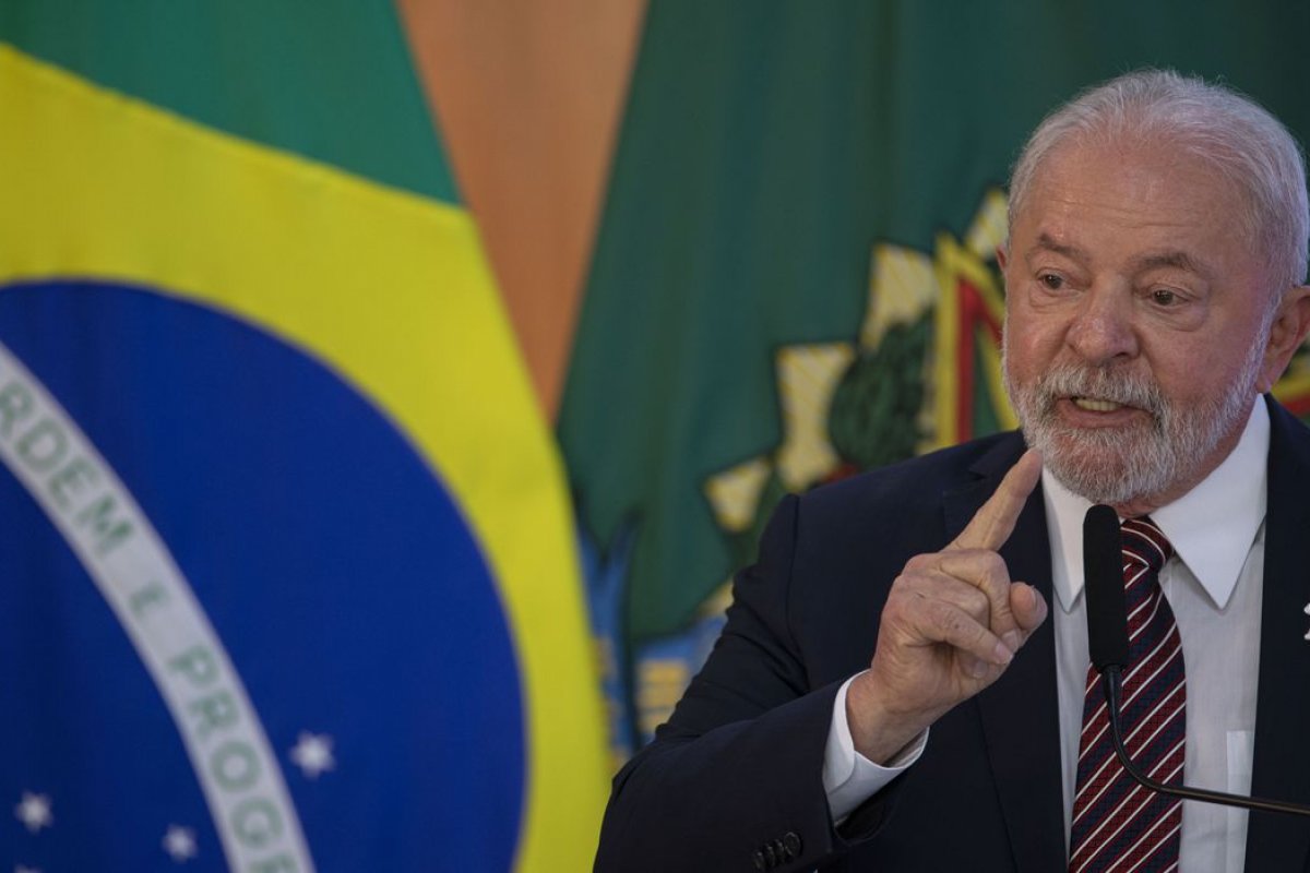 Lula afirma não ter pressa para reforma ministerial e destaca responsabilidade na escolha