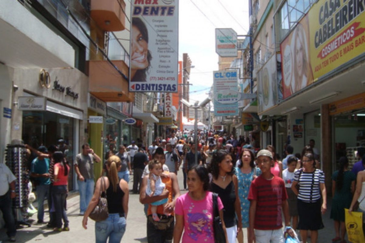 Comércio na Bahia cresceu em número de unidades, trabalhadores e receita bruta entre 2020 e 2021, aponta IBGE