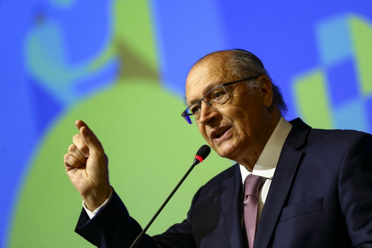 "Não conversei nada com o presidente", diz Alckmin sobre deixar ministério do Desenvolvimento 