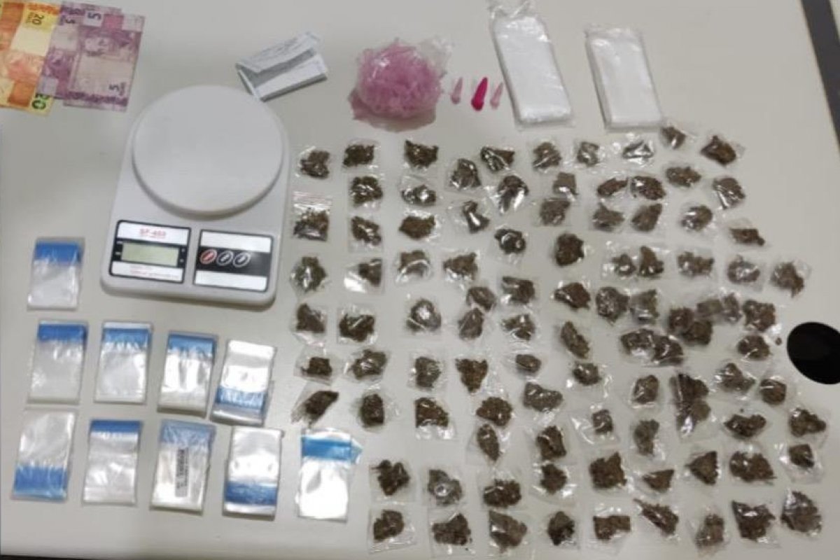 Homem é preso com cerca de 100 porções de maconha, em Ruy Barbosa