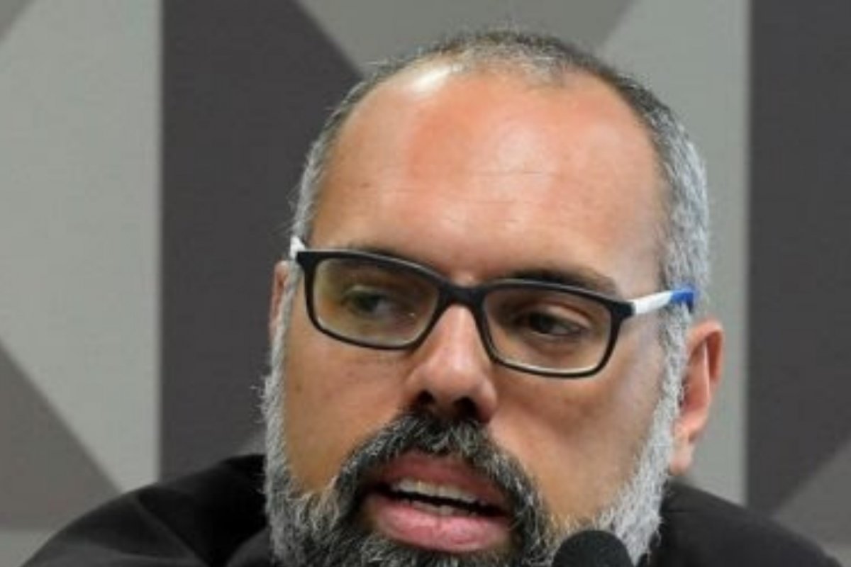 Após denúncia do MPF, Justiça torna réu Allan dos Santos por ameaça a Barroso