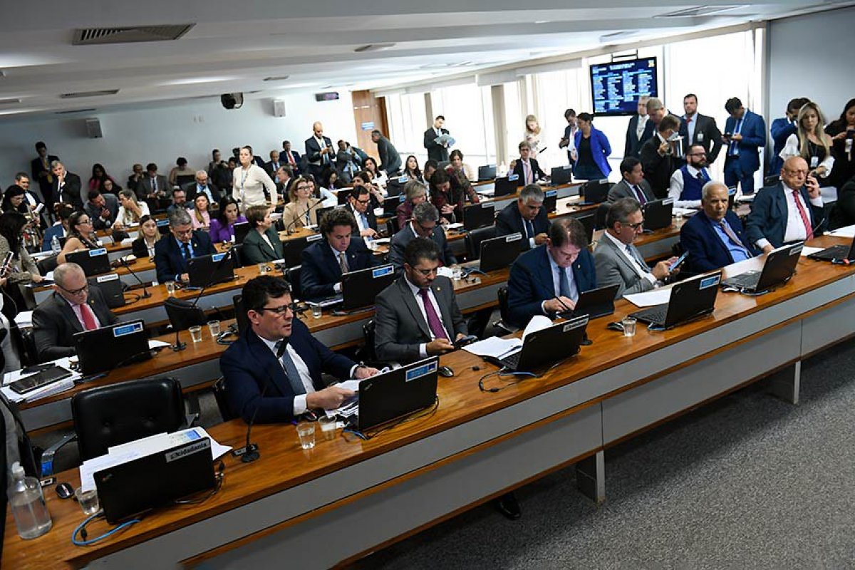 Senado aprova projeto que torna massacre um crime hediondo