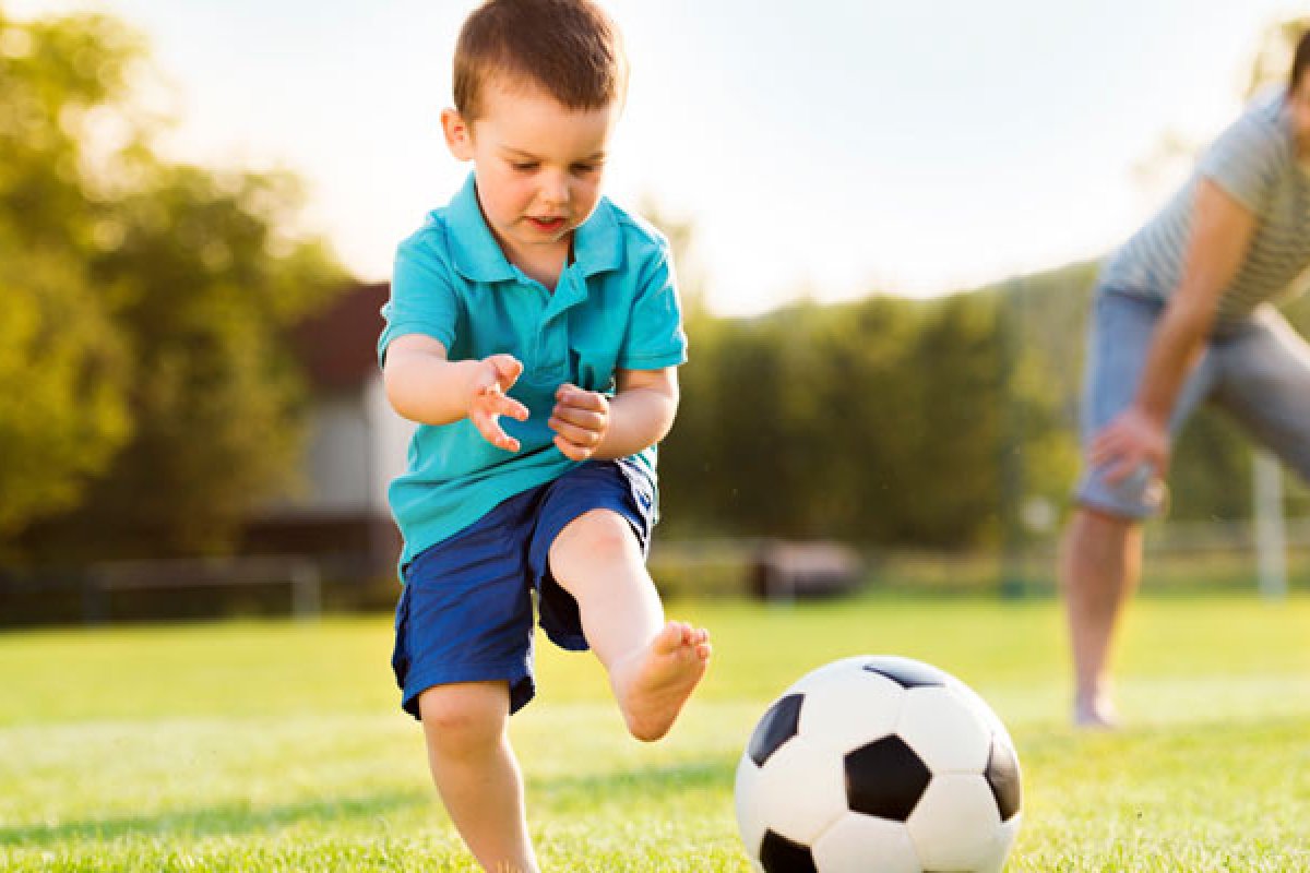 Incentivo dos pais é importante para as crianças gostarem de praticar esportes! 