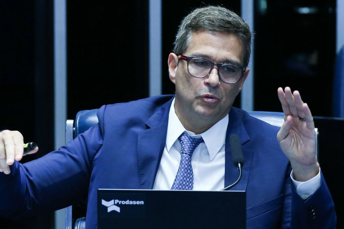 Campos Neto afirma que pode haver extinção do rotativo do cartão de crédito