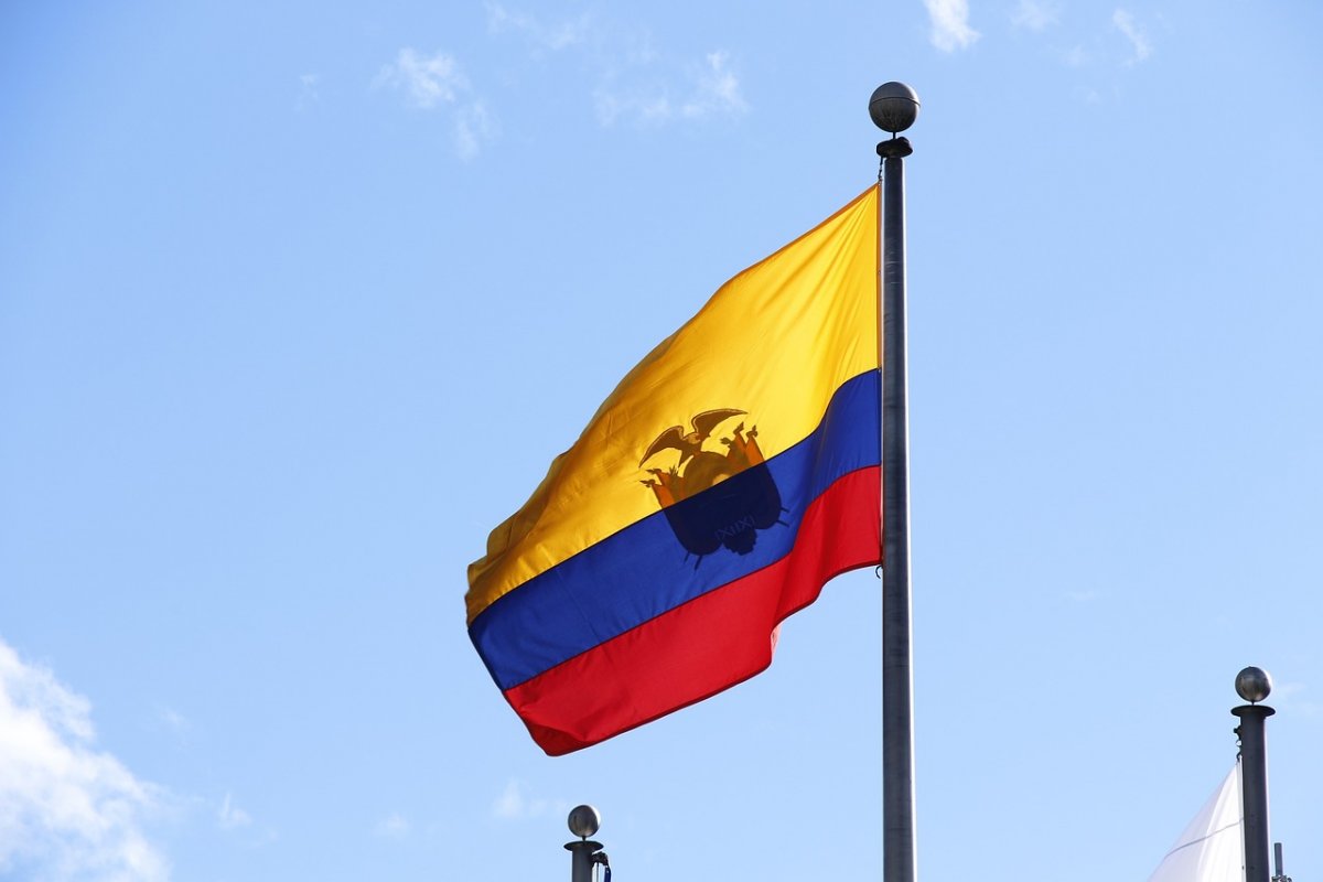 Candidata a deputada no Equador é baleada durante tiroteio
