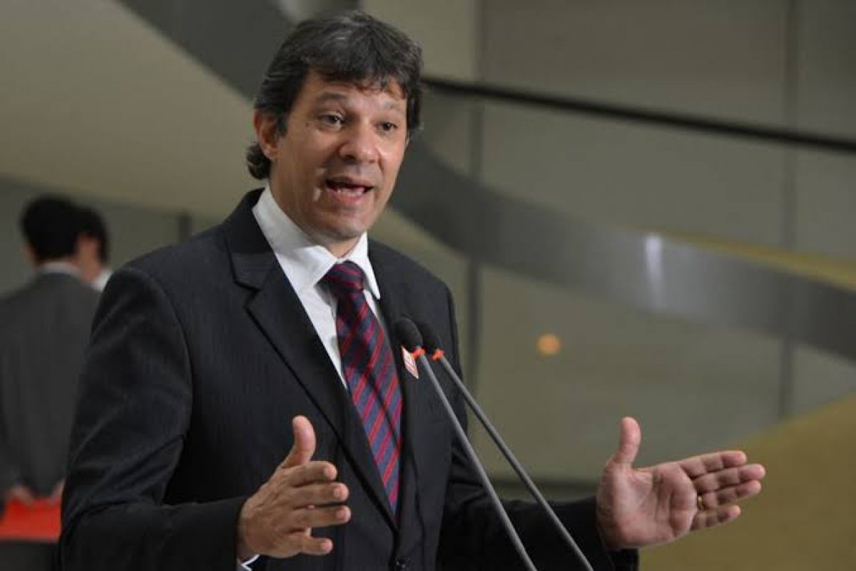 Juiz rejeita ação de improbidade contra Haddad
