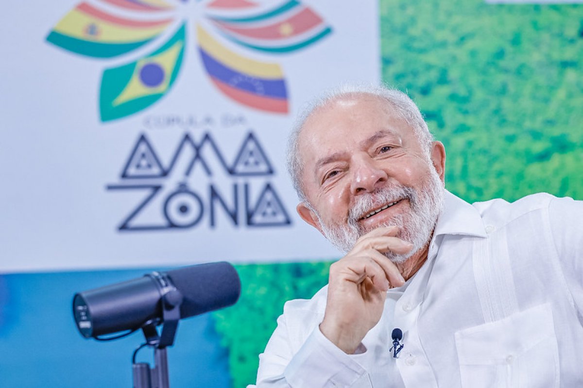 ‘Quem anda armado é um covarde, tem medo’, dispara Lula 