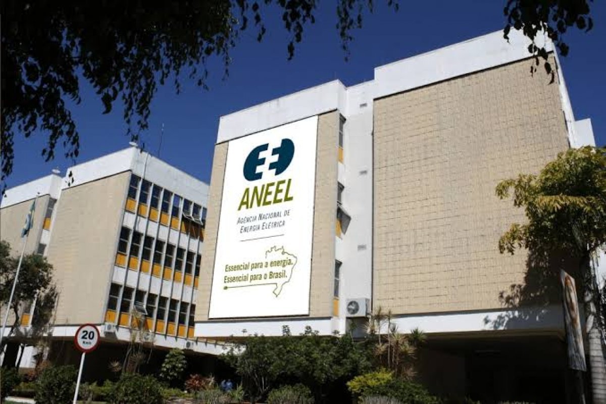 Diretor da Aneel diz que a primeira preocupação é restaurar o fornecimento total de energia