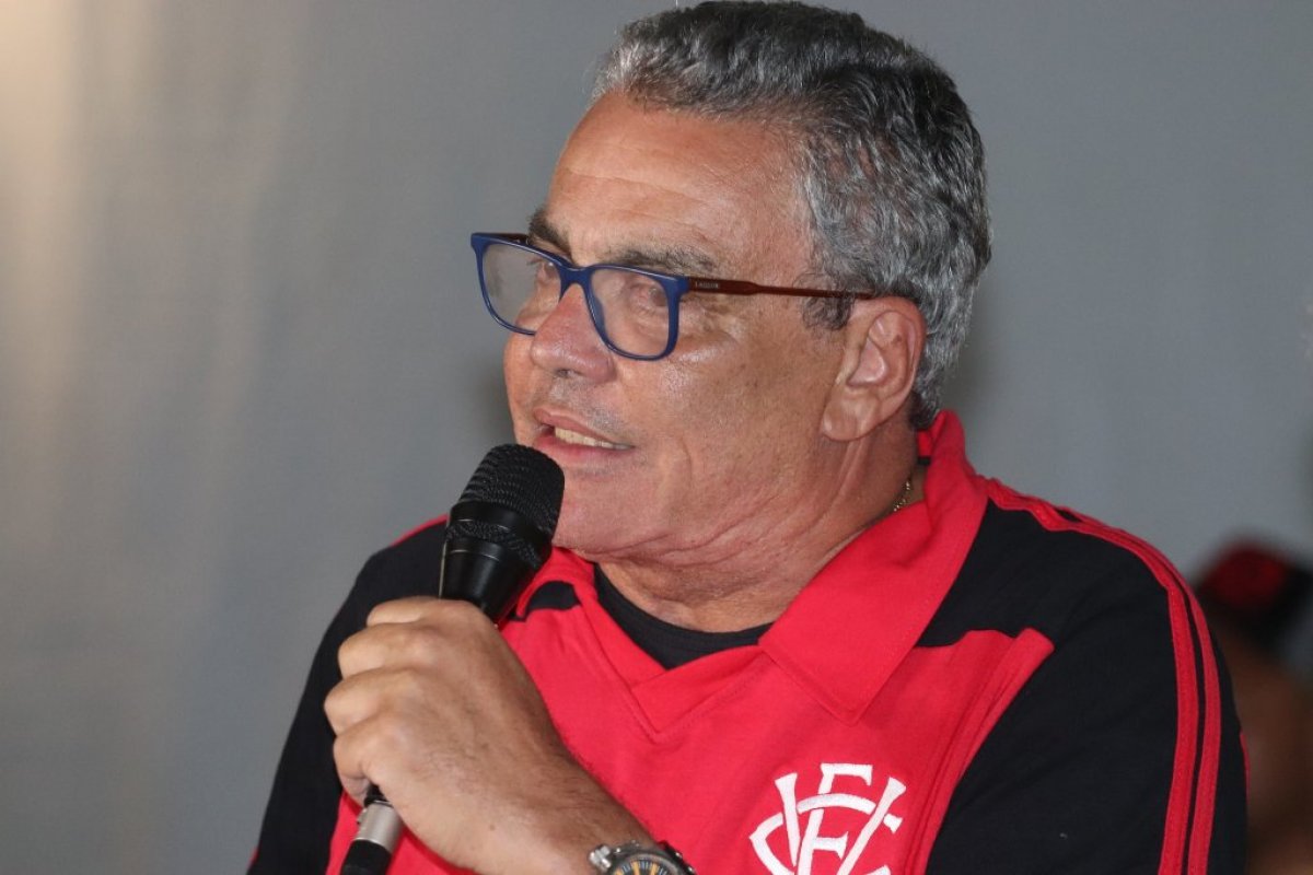 Áudio polêmico sobre condição física de atletas era "estímulo", afirma presidente do Vitória