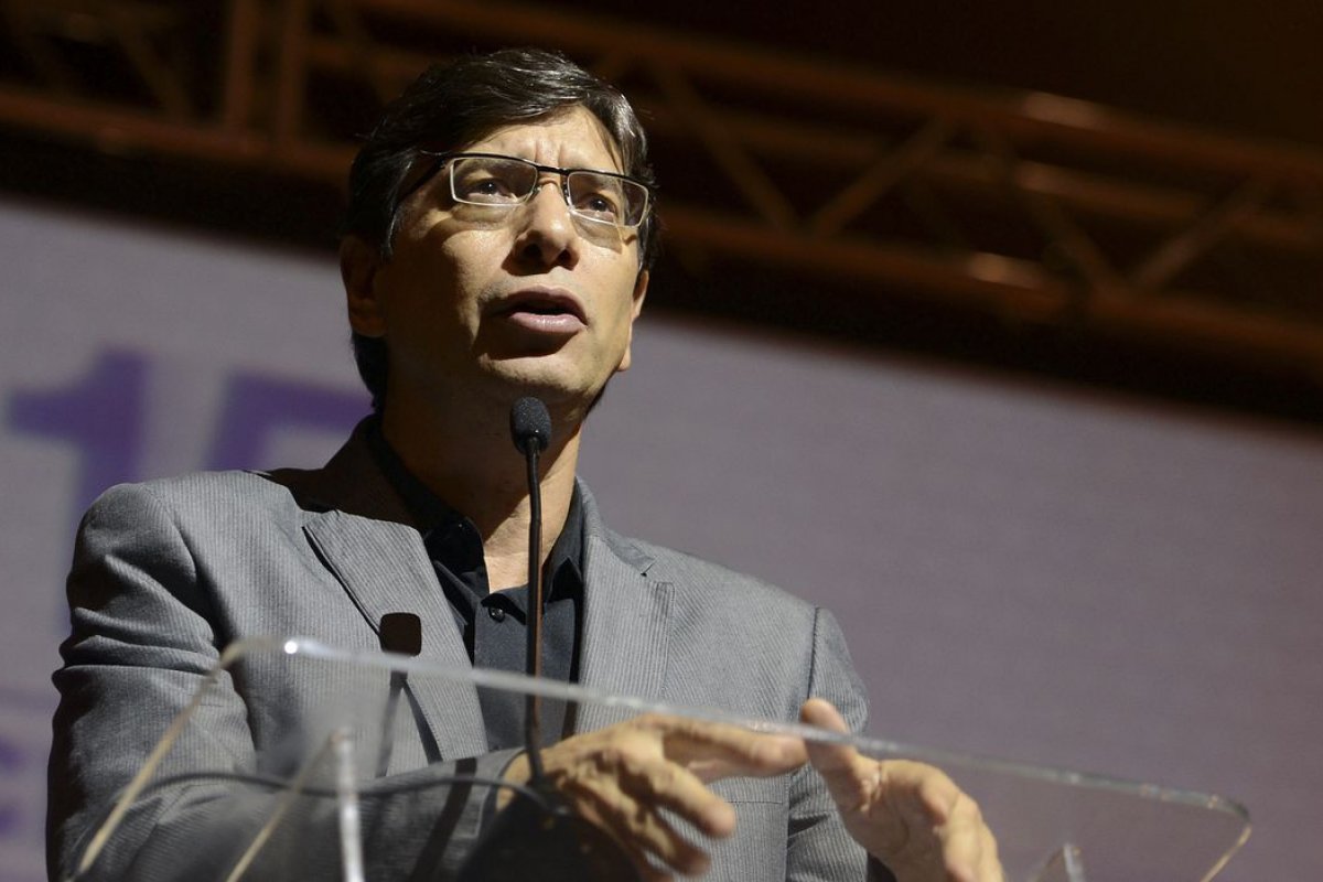 Economista Márcio Pochmann assume a presidência do IBGE nesta sexta (18)