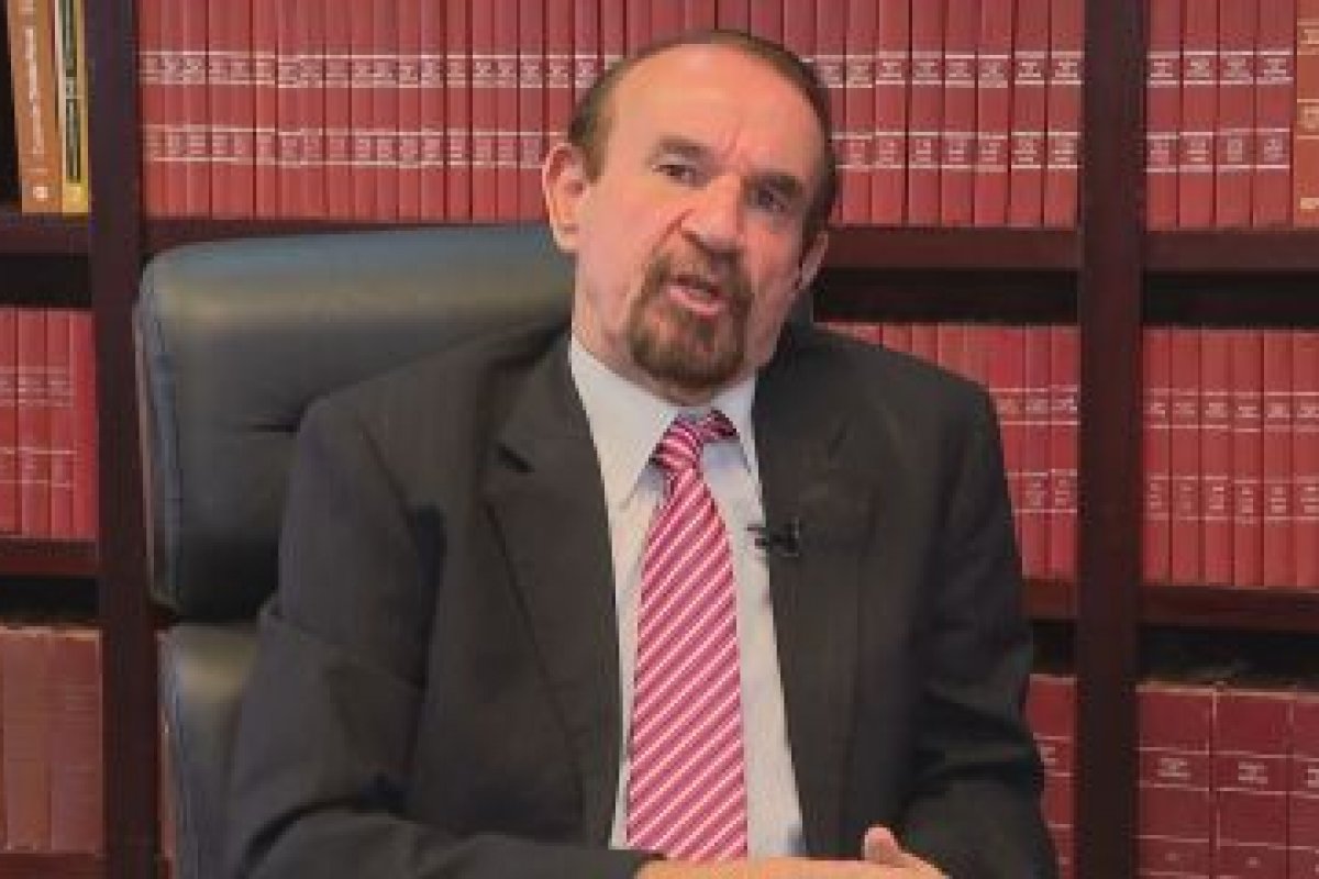 Vídeo: jornalista aponta contradições nas falas do advogado de Cid: 'Enganou todo mundo'