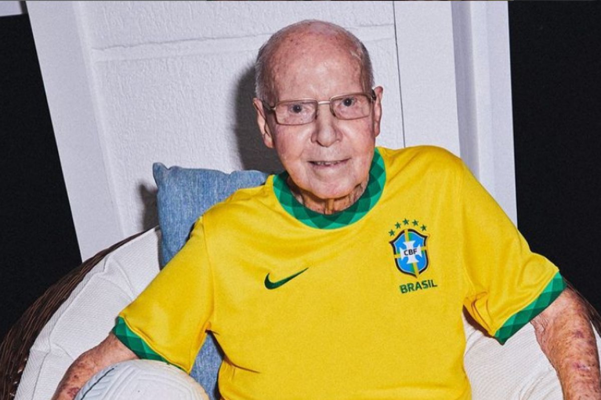 Da arquibancada ao Tetracampeonato: a Jornada Inesquecível de Zagallo