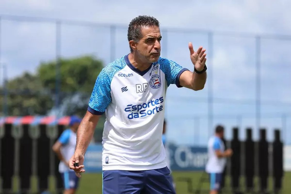 Vídeo: Renato Paiva discute com repórter: 'Um radialista pífio’