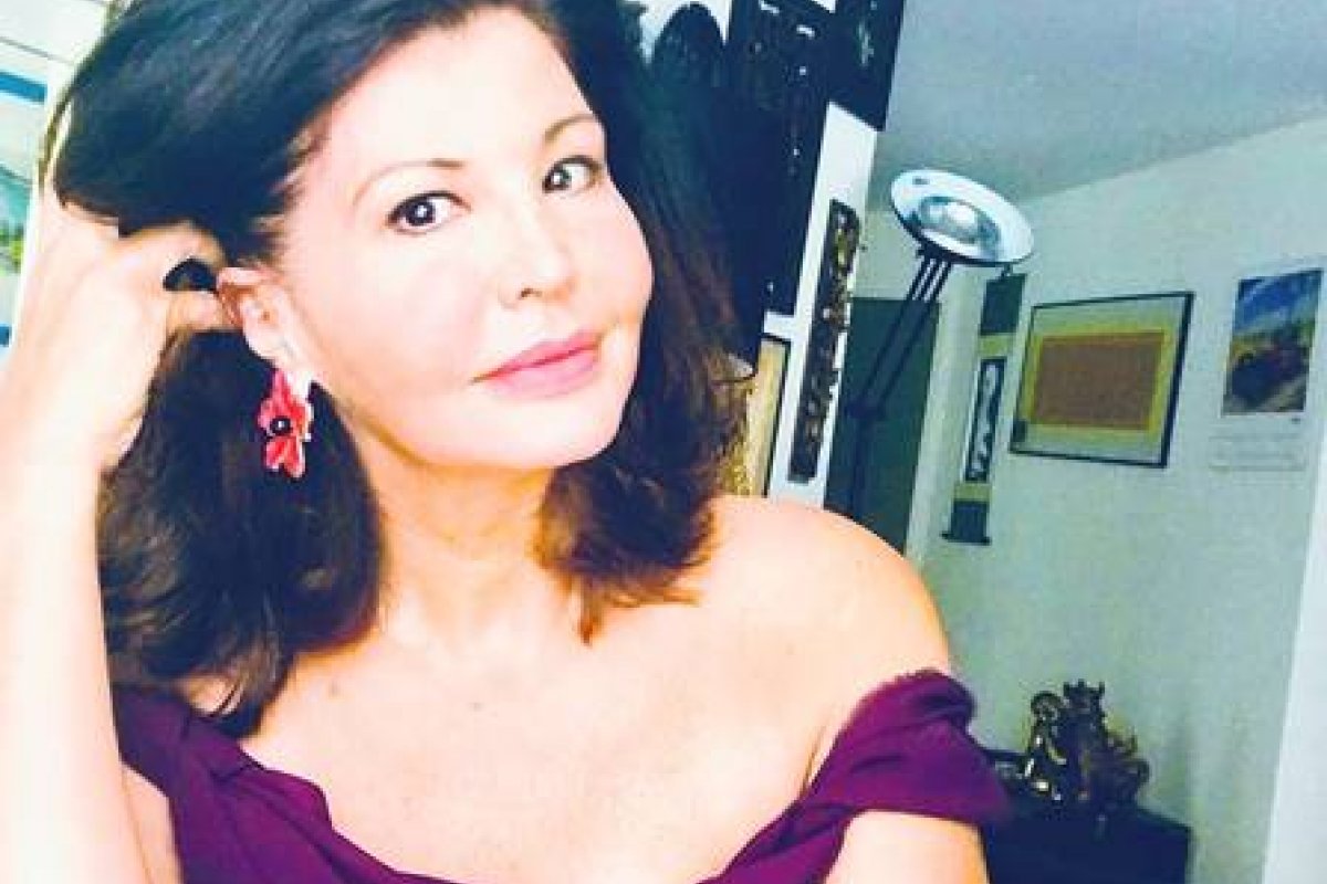 Vivendo na Suíça, Roberta Close visita família no Brasil 