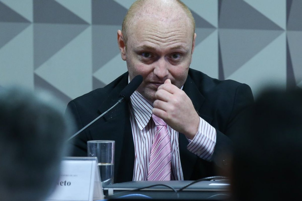 Hacker é condenado a 20 anos de prisão por Vaza Jato