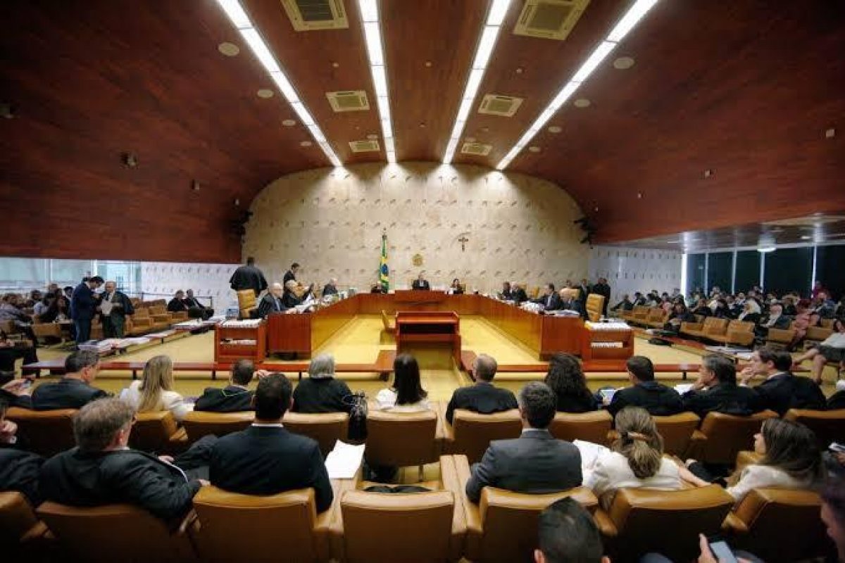 DPVAT: STF forma maioria a favor de suspender MP de Bolsonaro