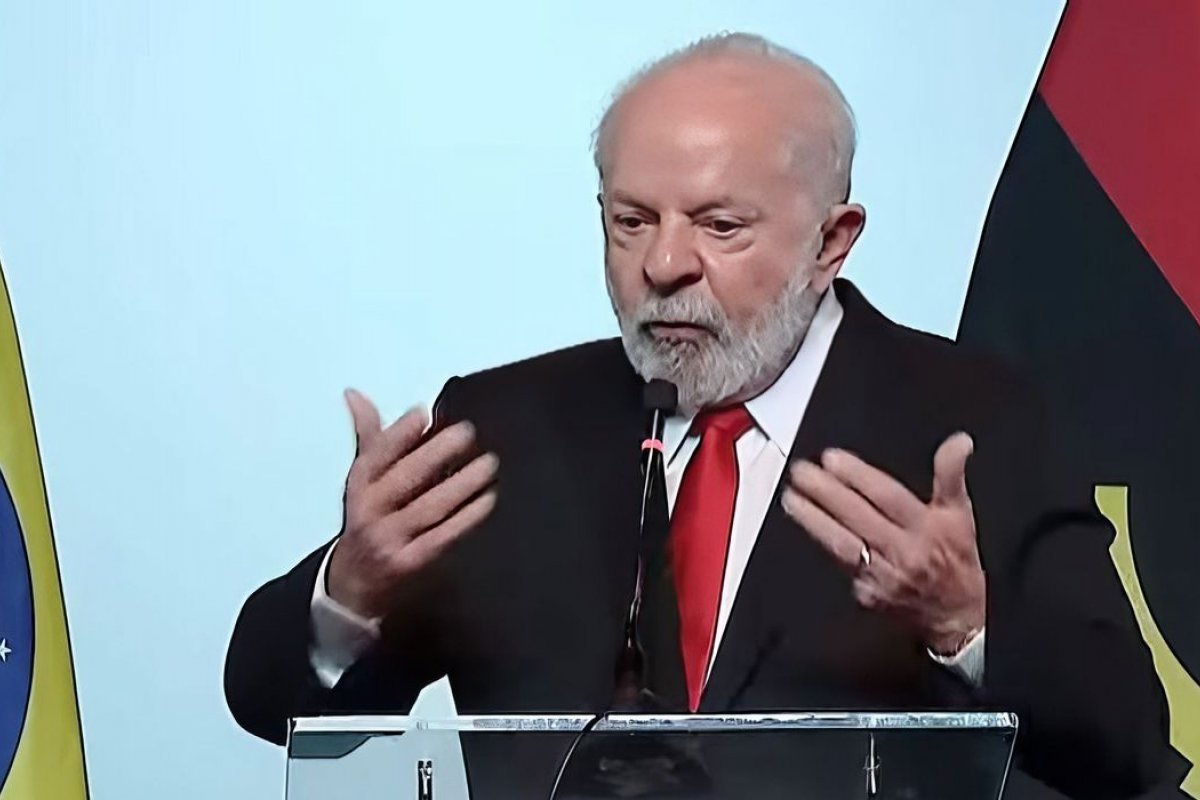 Presidente Lula faz declarações falsas sobre "pedaladas fiscais" durante visita a Angola