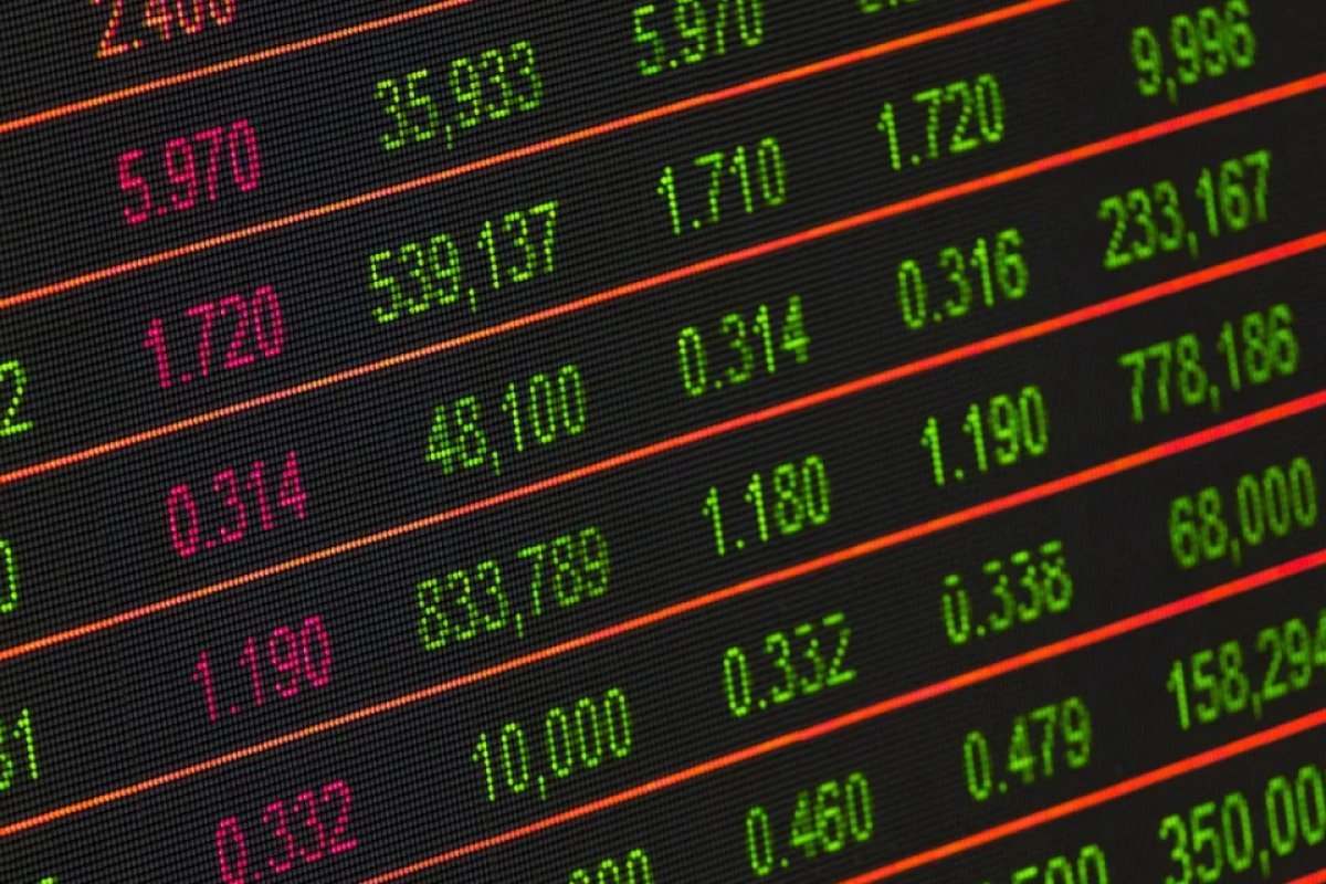 Ibovespa encerra em alta de 1,11%, impulsionado por medidas da China