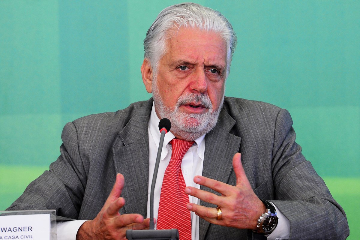 ''O momento não é de uma reforma ministerial ampla'', afirma Jaques Wagner 