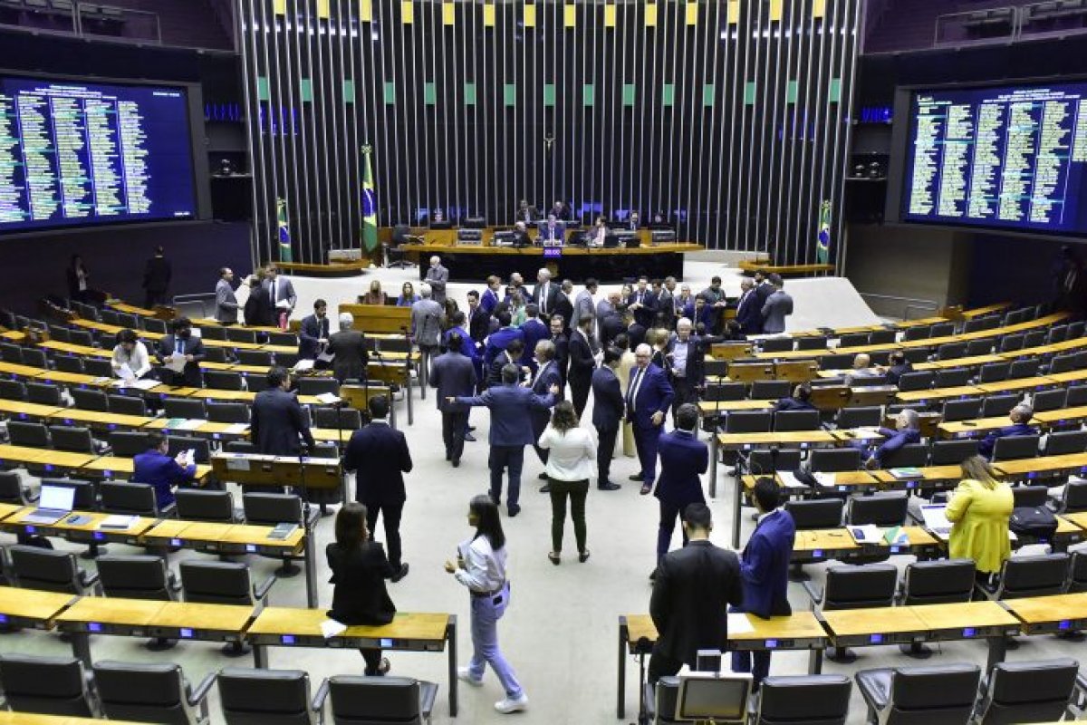 Câmara aprova regime de urgência do projeto de desoneração da folha