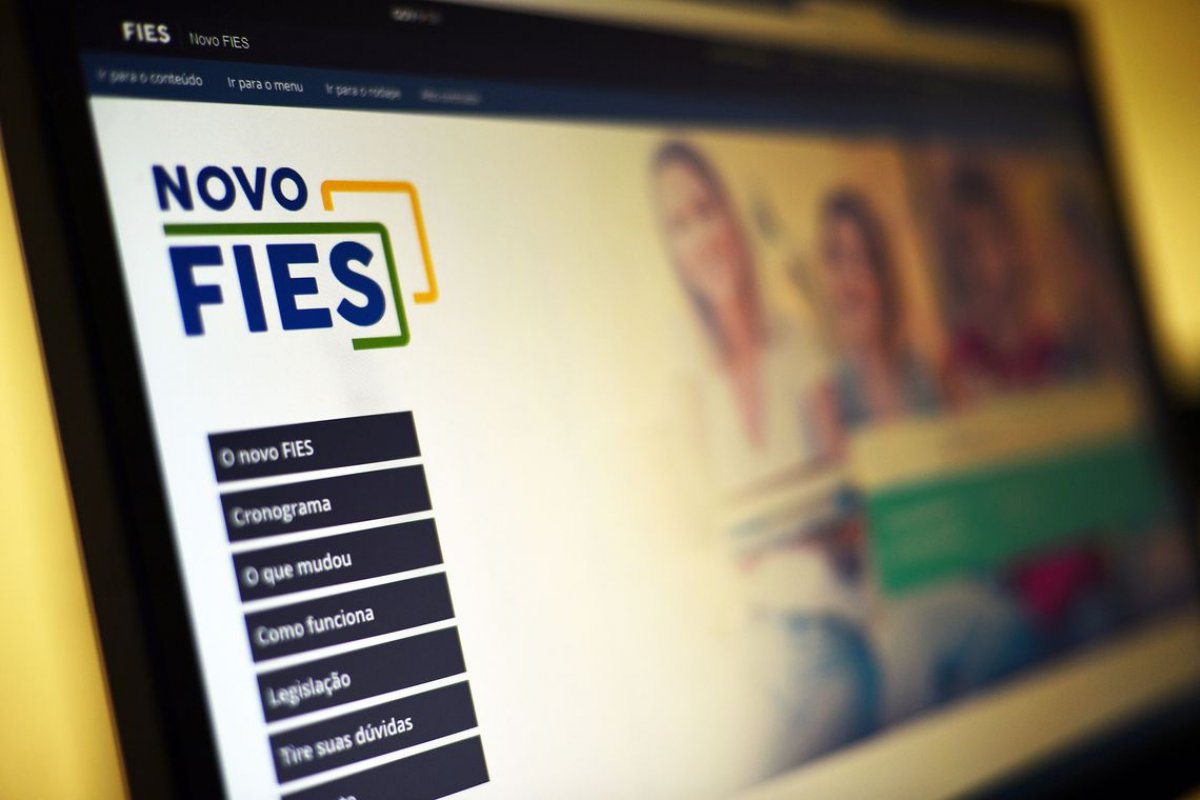 Fies passará a exigir nota minima de 400 pontos na redação do Enem