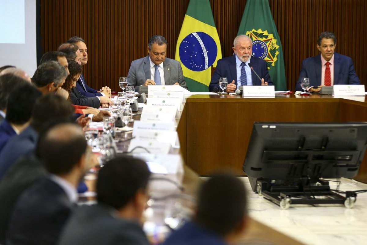 Orçamento 2024: governo reserva maior parte dos gastos obrigatórios para áreas sociais