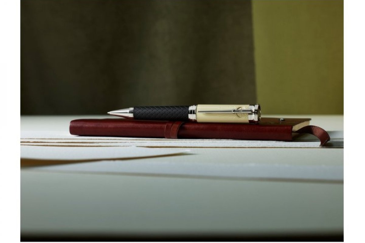 Autor de "A Ilha do Tesouro" e "O Médico e o Monstro", Stevenson é homenageado pela Montblanc! 