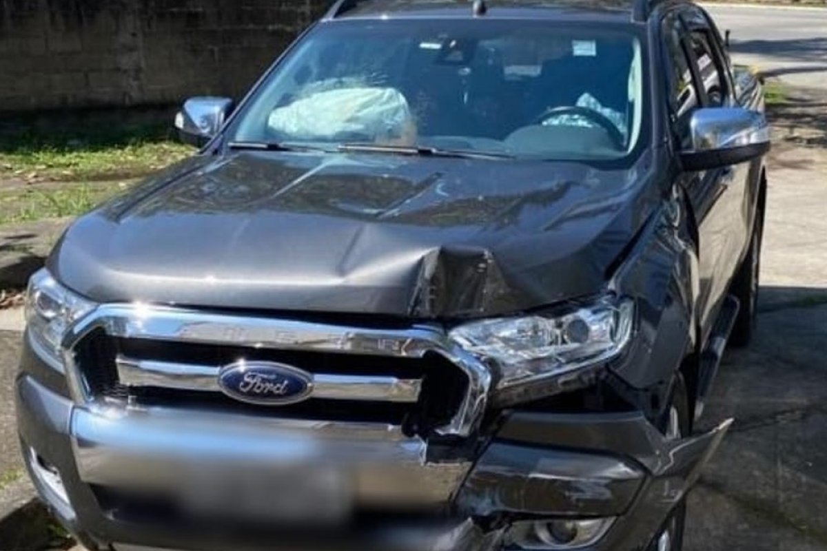 Carro em que baixista do Ultraje a Rigor estava foi atingido com vários tiros 