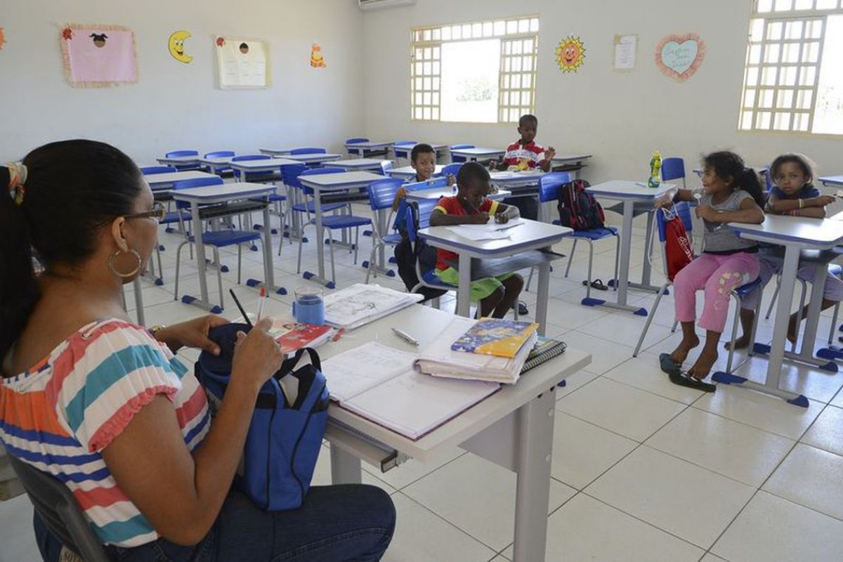120 professores serão selecionados para atuarem em escolas públicas