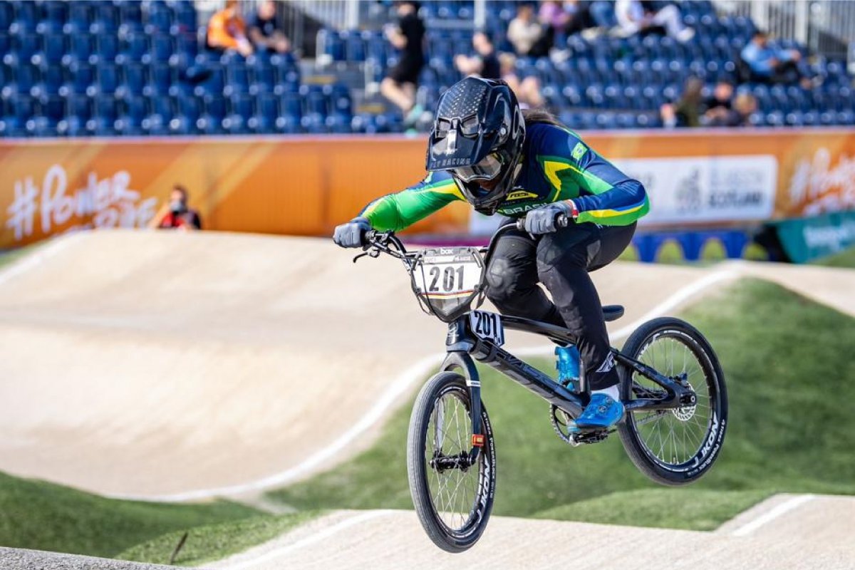 Ciclista baiana disputa Copa Latino-Americana de BMX no Caribe 
