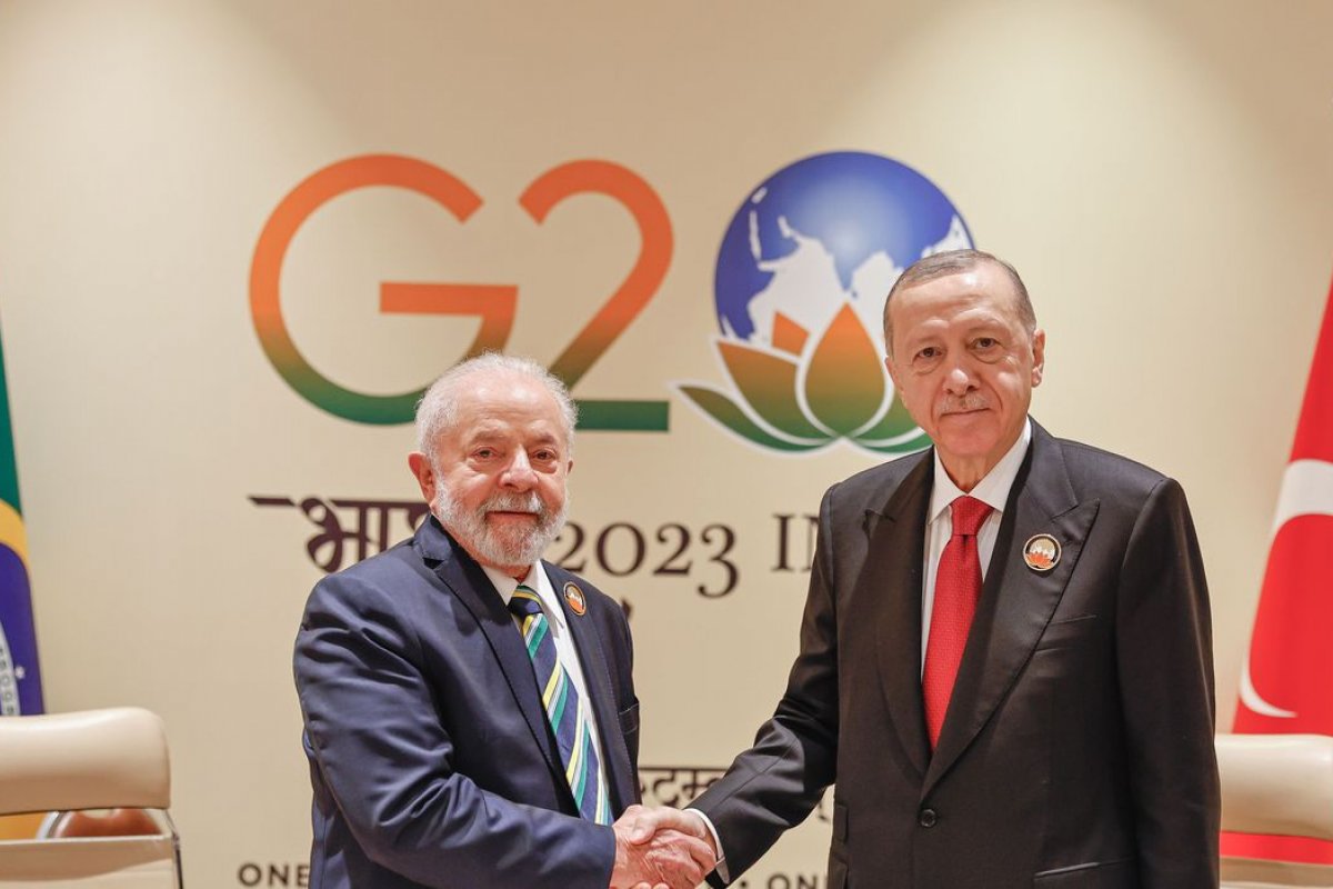 Brasil deseja reativar parceria com Turquia na área de defesa 