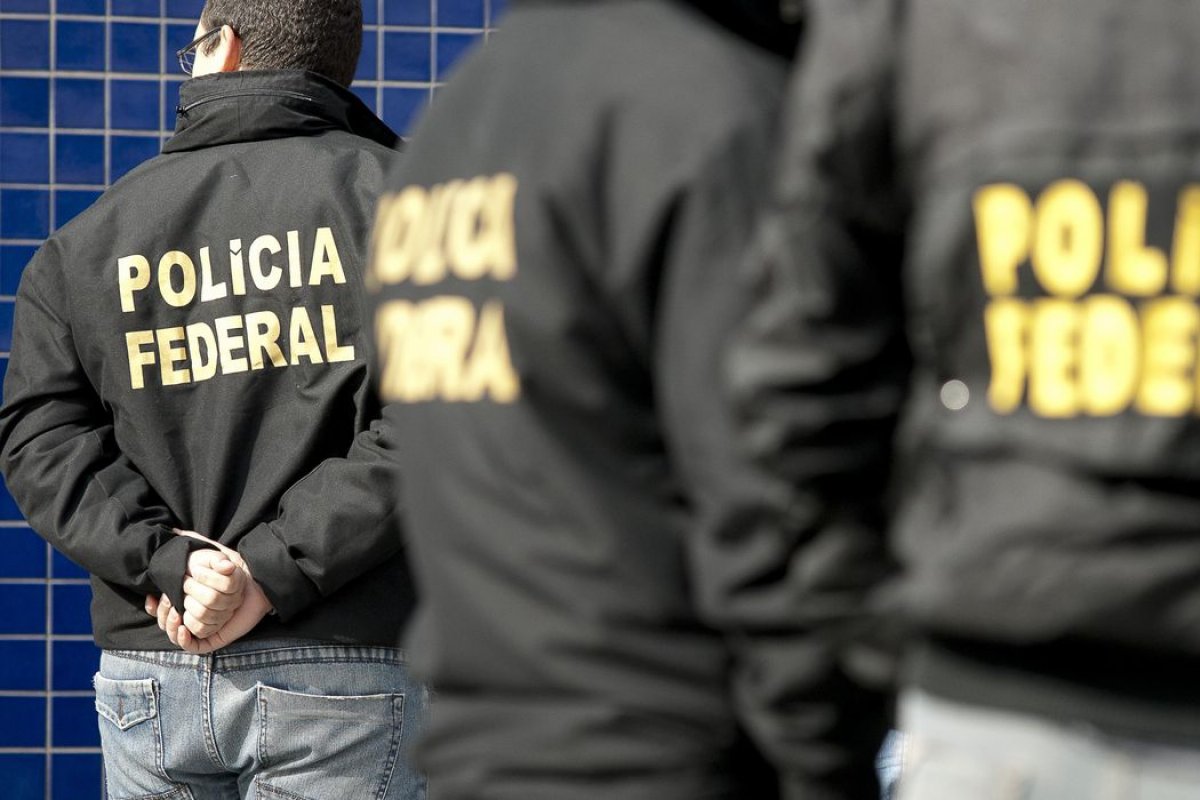 Governo prepara PEC para impedir que servidores das forças policiais de União exerçam  atividade política