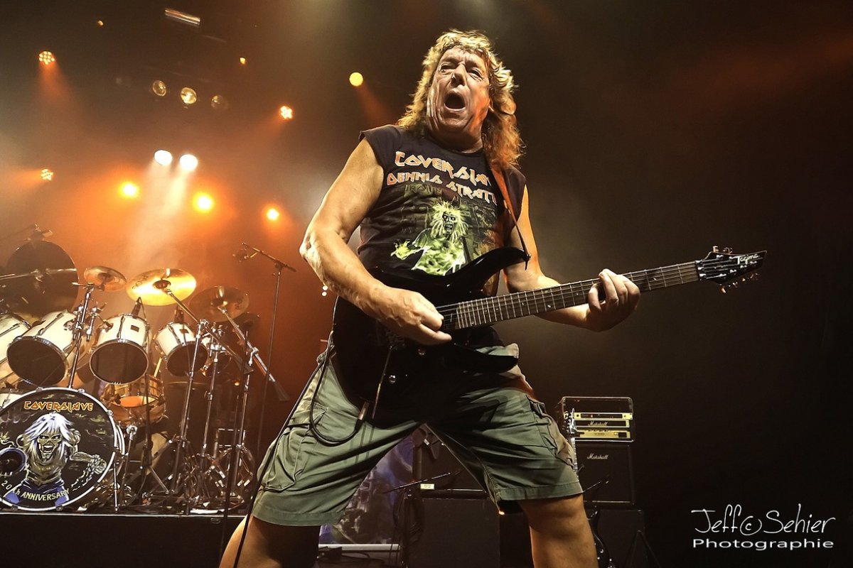 Guitarrista lendário do Iron Maiden, Dennis Stratton, faz sua estreia no Brasil com show histórico