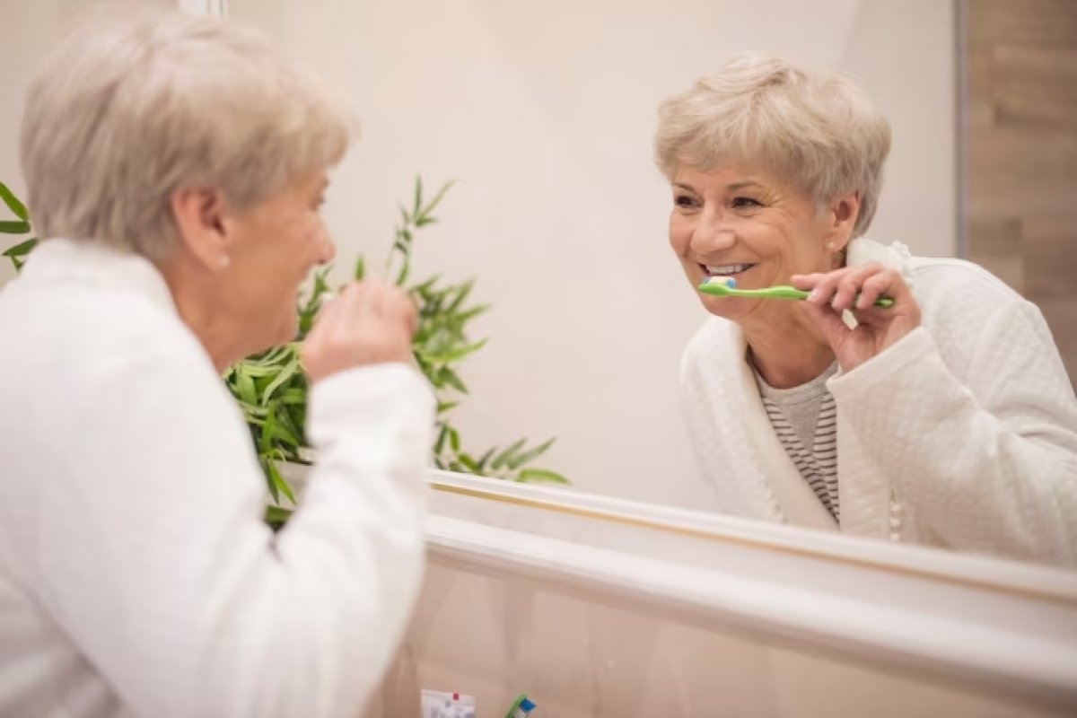 Menopausa e saúde bucal: dentista fala sobre esta relação e dá dicas para as mulheres! 