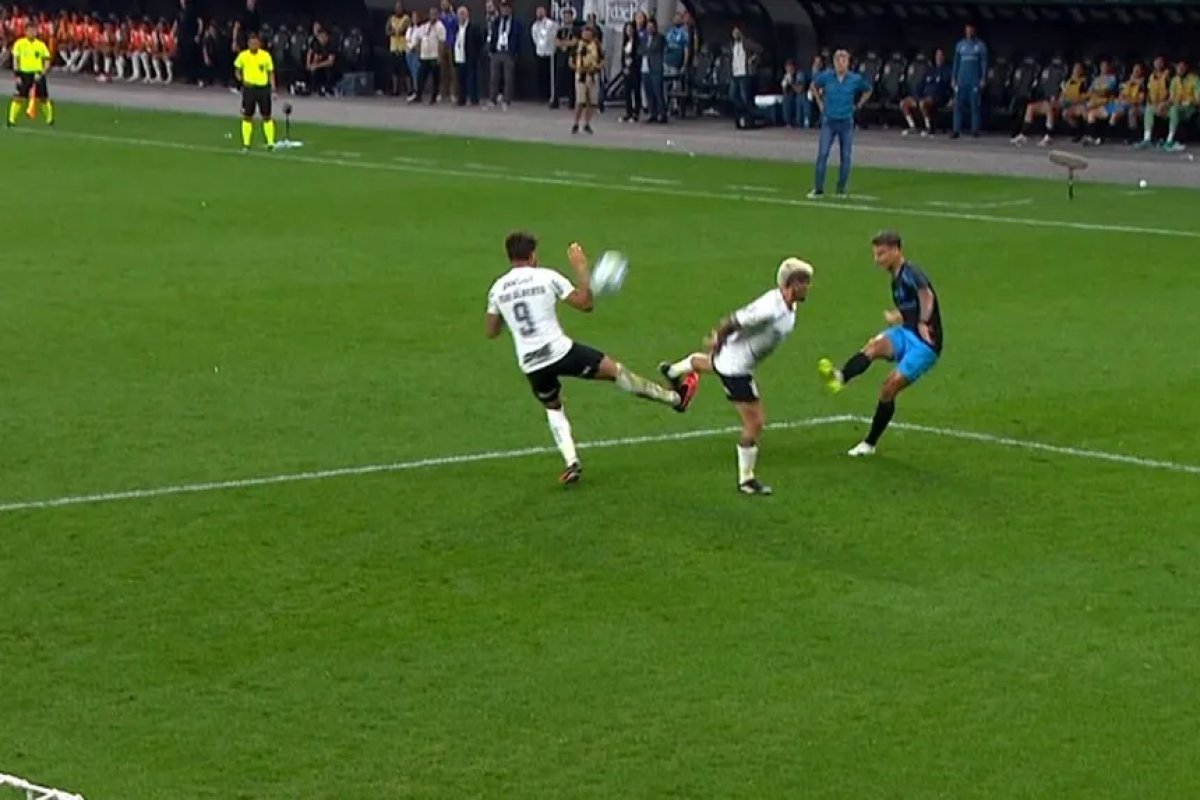 Vídeo: CBF decide afastar Wilton Pereira Sampaio após pênalti não marcado no jogo entre Corinthians e Grêmio