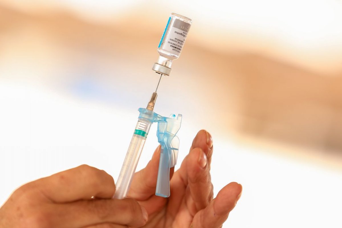Campanha de vacinação contra Covid-19 e gripe continua nesta quarta-feira (20)