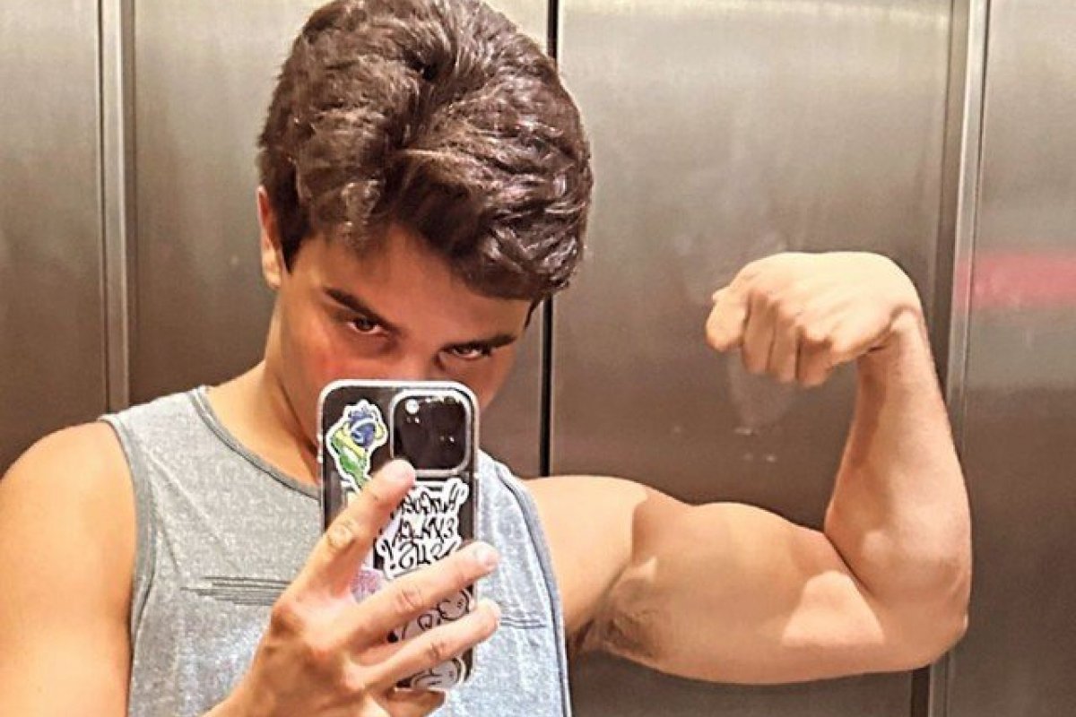 Aos 13 anos, Marcelo Sangalo Cady exibe braço musculoso na web!