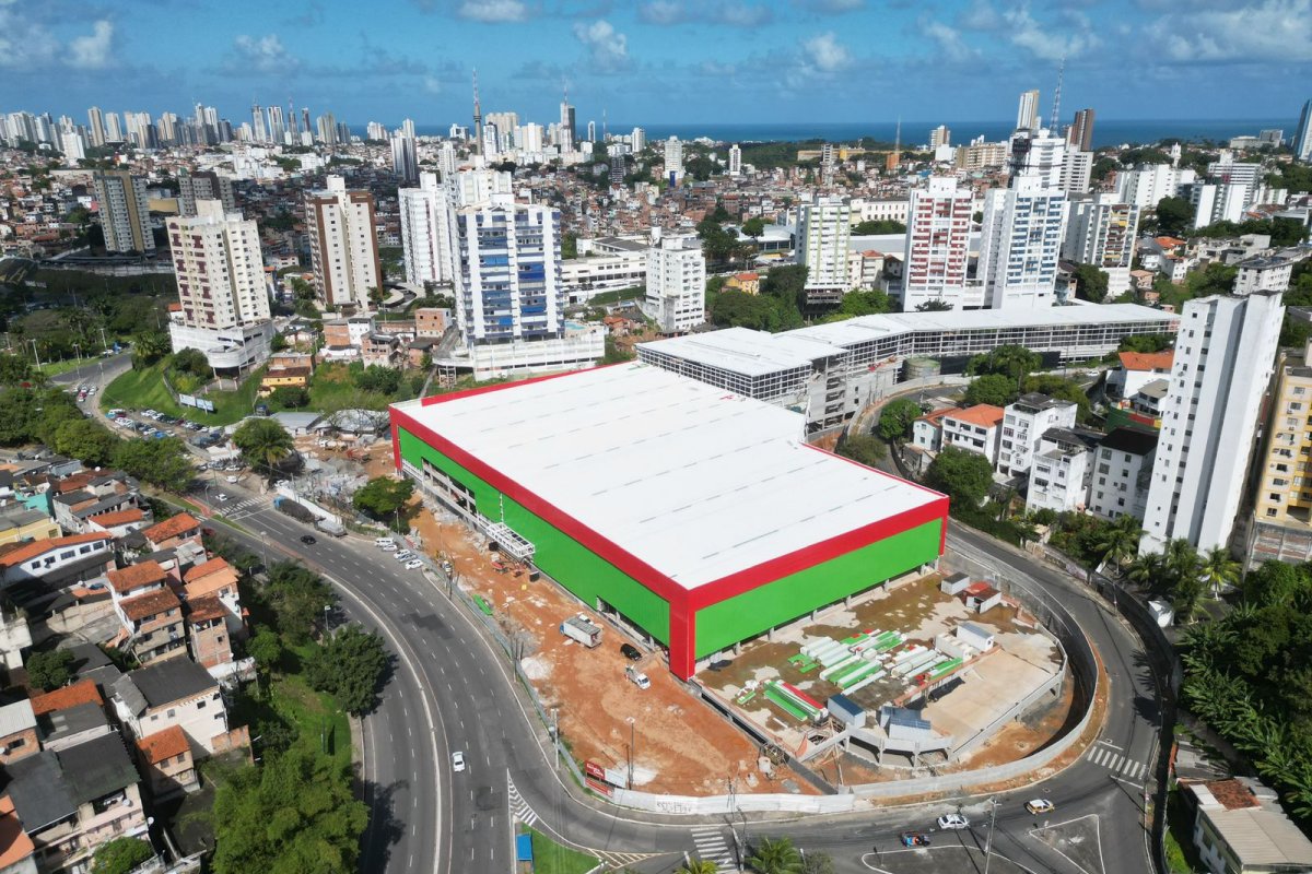 Ferreira  Costa comemora 15 anos na Bahia! 