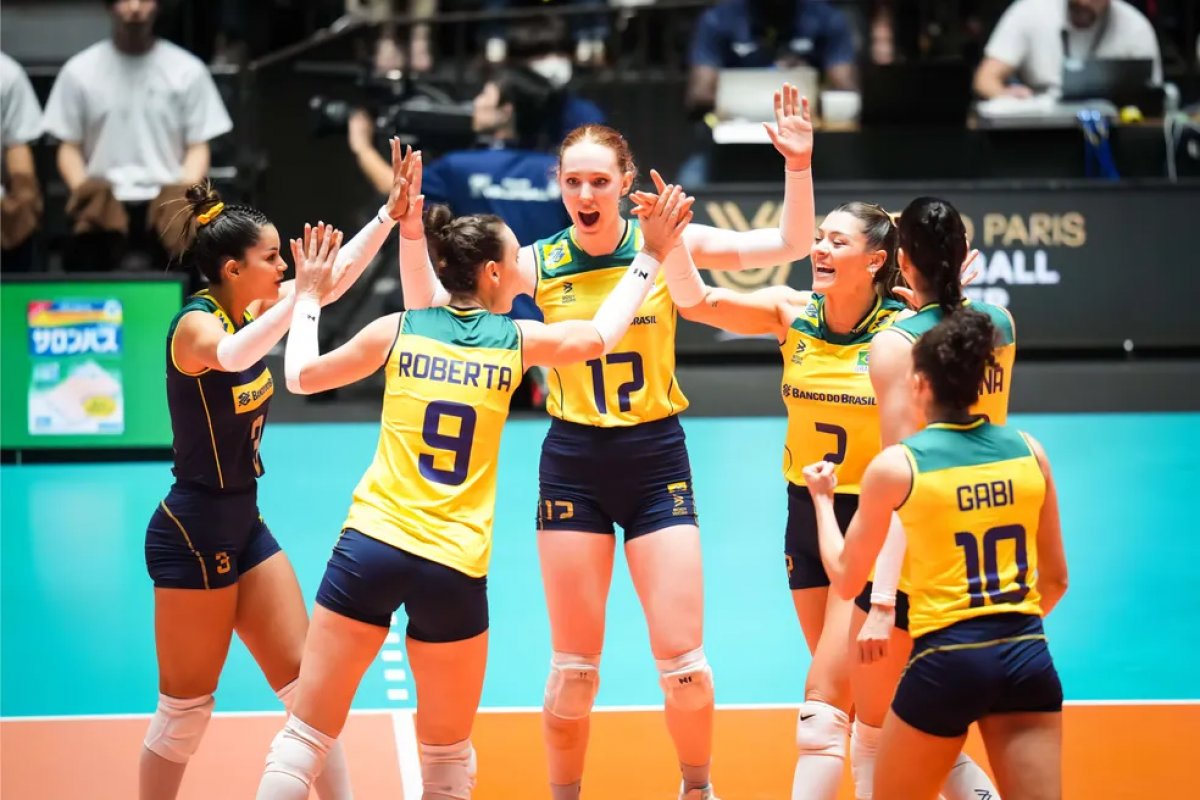 Meninas do vôlei dominam japonesas e garatem vaga nas Olimpíadas de Paris