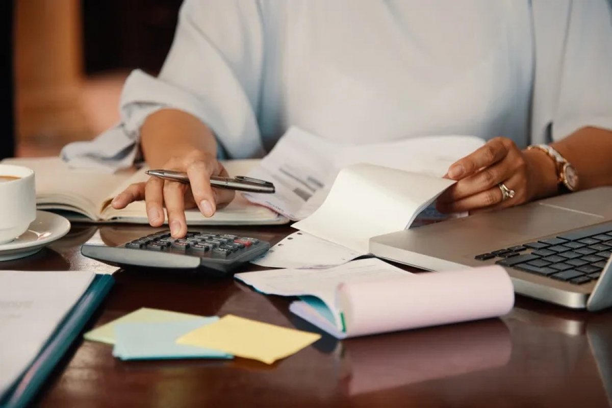 Nova fase do Desenrola começa nesta segunda (25); saiba como renegociar dívidas
